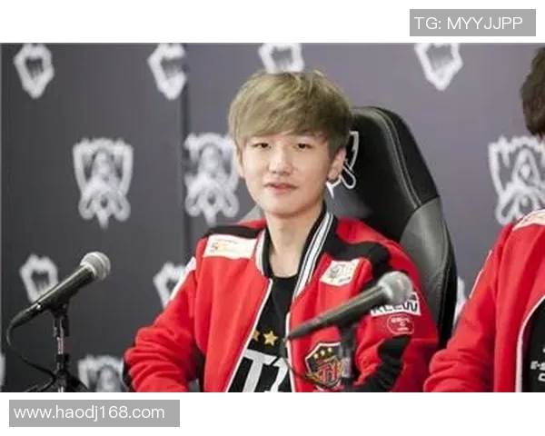 足球明星为SKT颁奖盛典增光添彩展现体育精神与团队合作的魅力